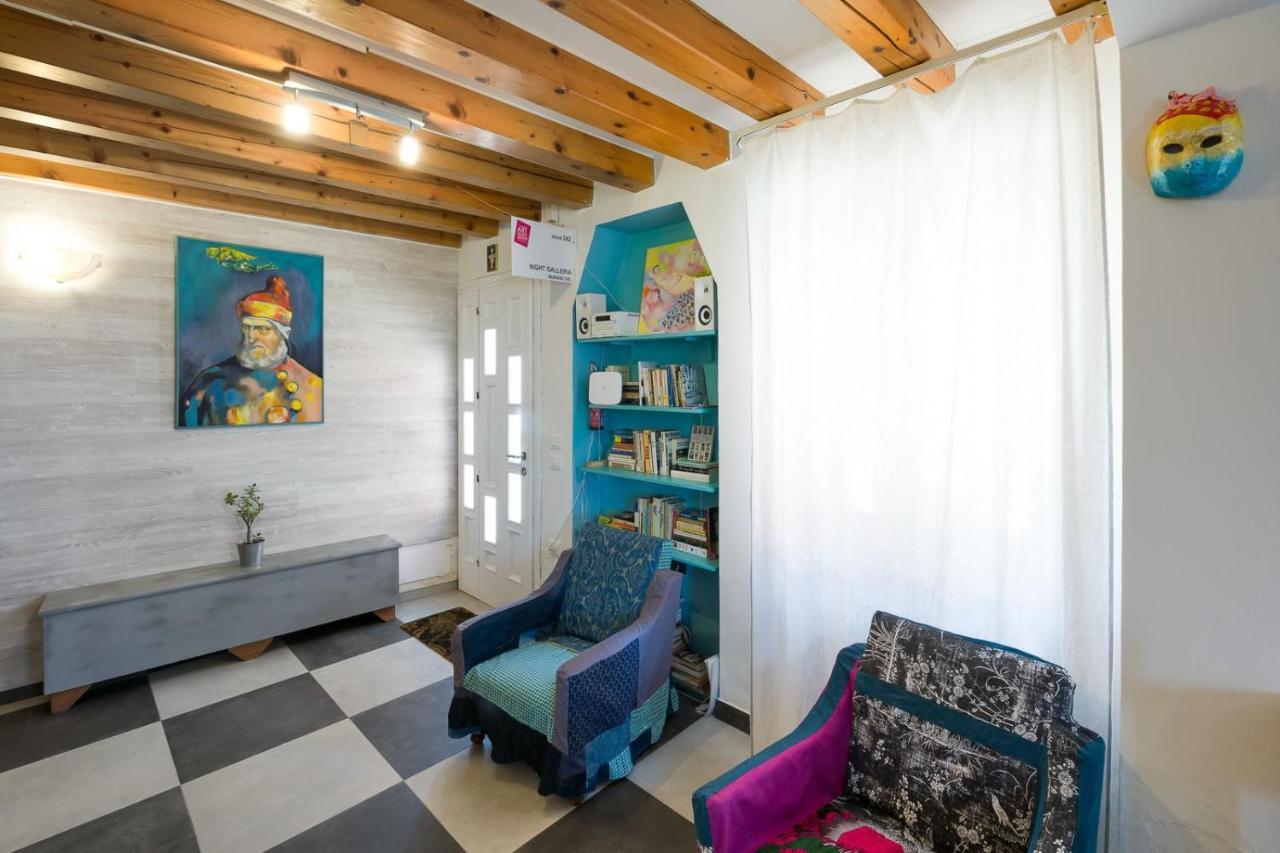 Night Galleria Holiday Home - Bed & Art In Burano - The Pink House Exteriör bild
