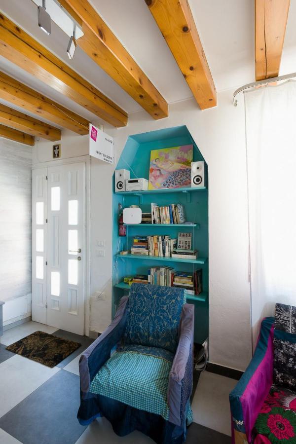 Night Galleria Holiday Home - Bed & Art In Burano - The Pink House Exteriör bild