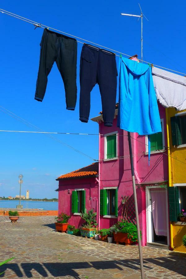 Night Galleria Holiday Home - Bed & Art In Burano - The Pink House Exteriör bild