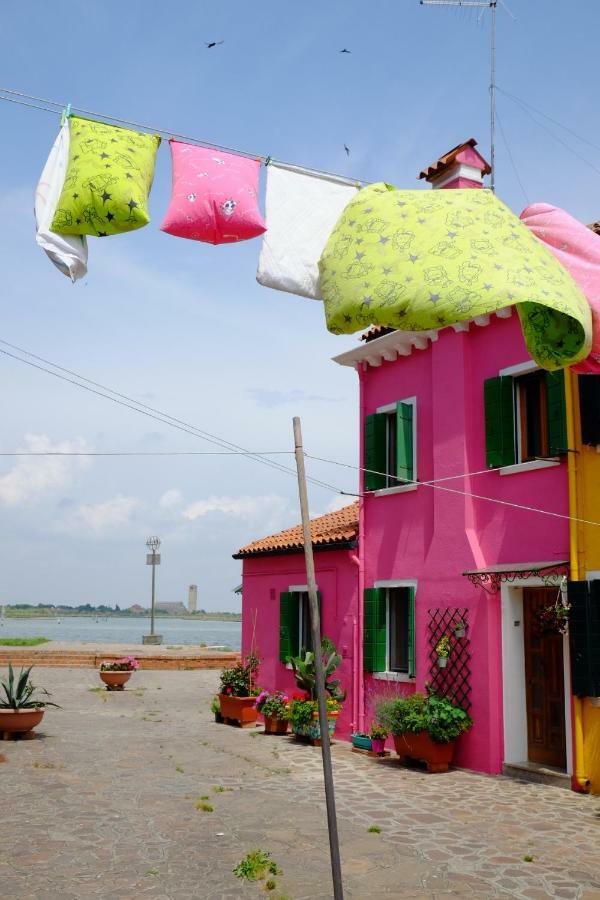 Night Galleria Holiday Home - Bed & Art In Burano - The Pink House Exteriör bild